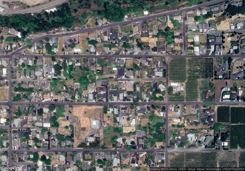 2630 E 11th St, the Dalles, OR 97058 - photo 1