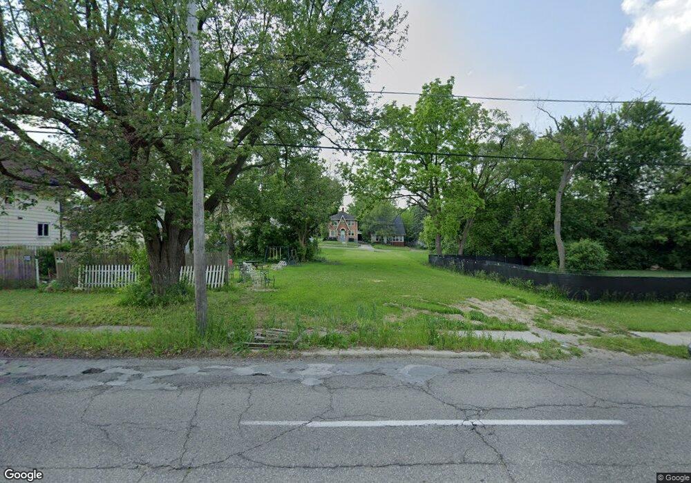 2209 W Court St, Flint, MI 48503 - photo 1