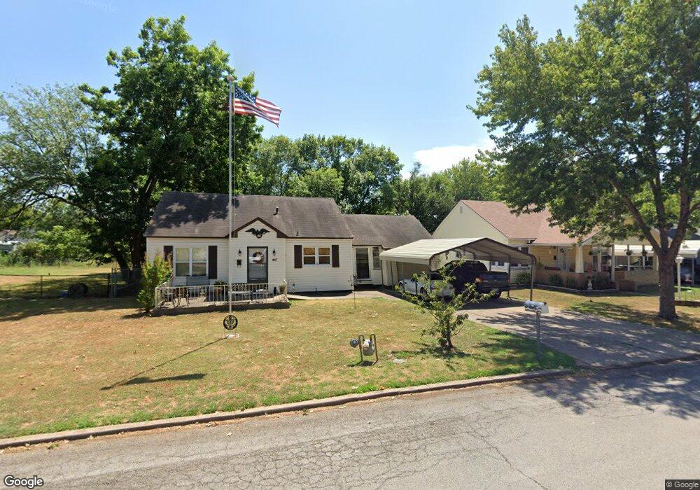 317 E 10th St, Claremore, OK 74017 - photo 1