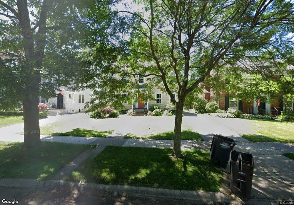 633 Lincoln Rd, Grosse Pointe, MI 48230 - photo 1