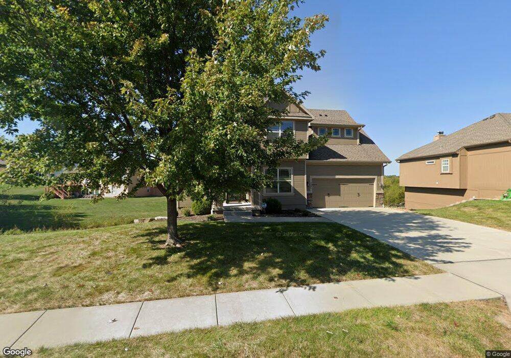 1201 Hampton Dr, Raymore, MO 64083 - photo 1