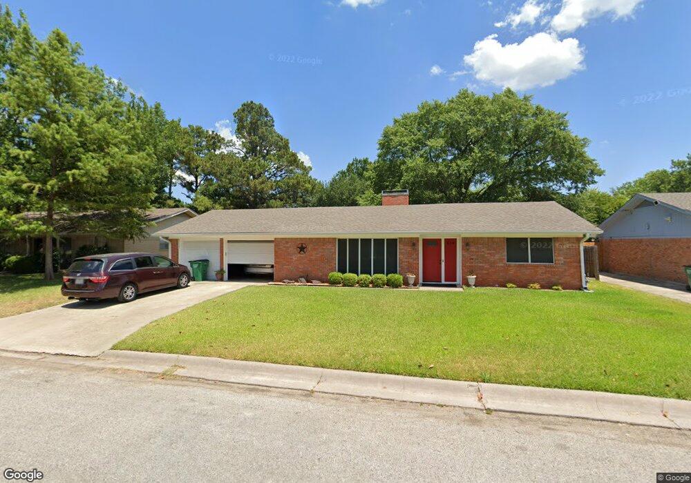 410 Willow Way, Gainesville, TX 76240 - photo 1