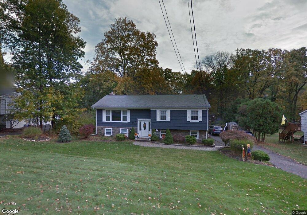 562 Babbling Brook Ln, Valley Cottage, NY 10989 - photo 1