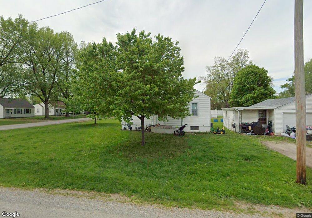 1401 S 15th St, Mattoon, IL 61938 - photo 1