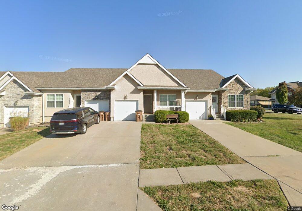 1620 Ridgeway Dr, Raymore, MO 64083 - photo 1