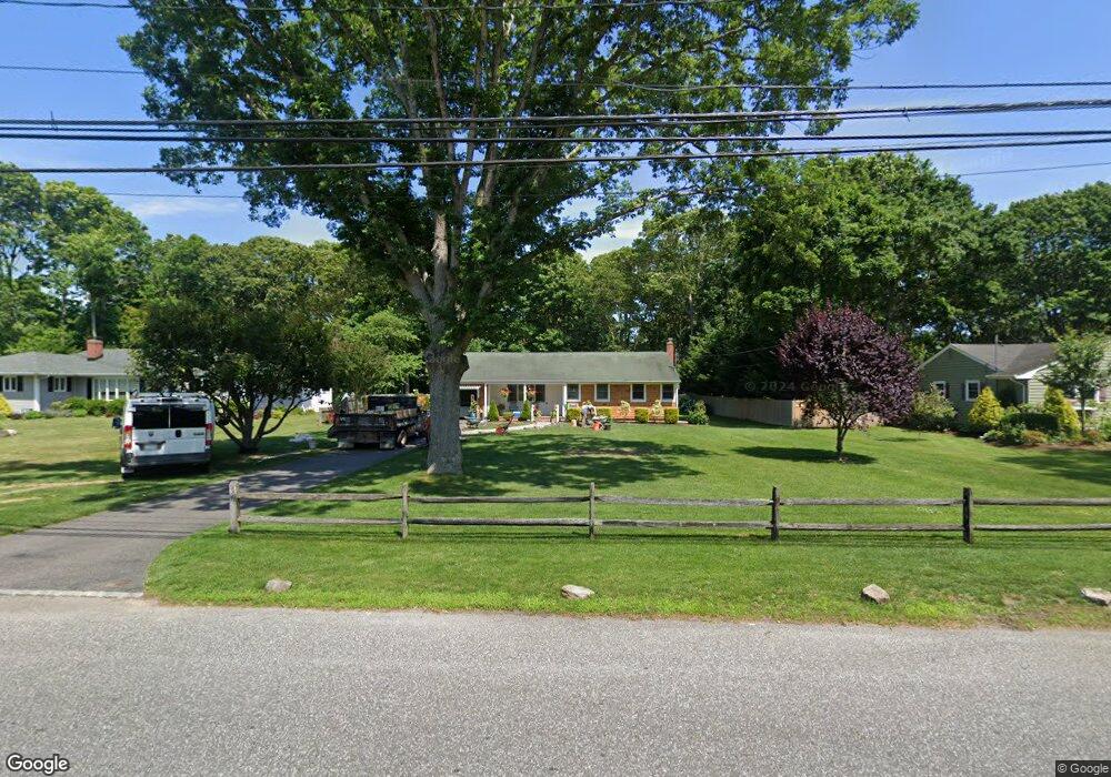 141 Snedecor Ave, Bayport, NY 11705 - photo 1