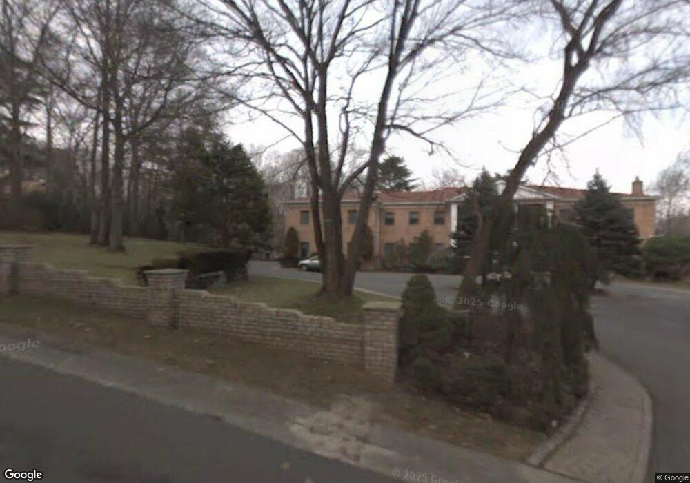 17 Woodfield Ln, Glen Head, NY 11545 - photo 1