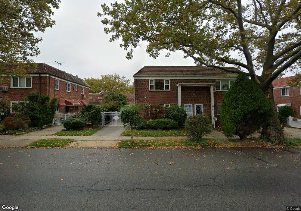 7532 199th St, Fresh Meadows, NY 11366 - photo 1