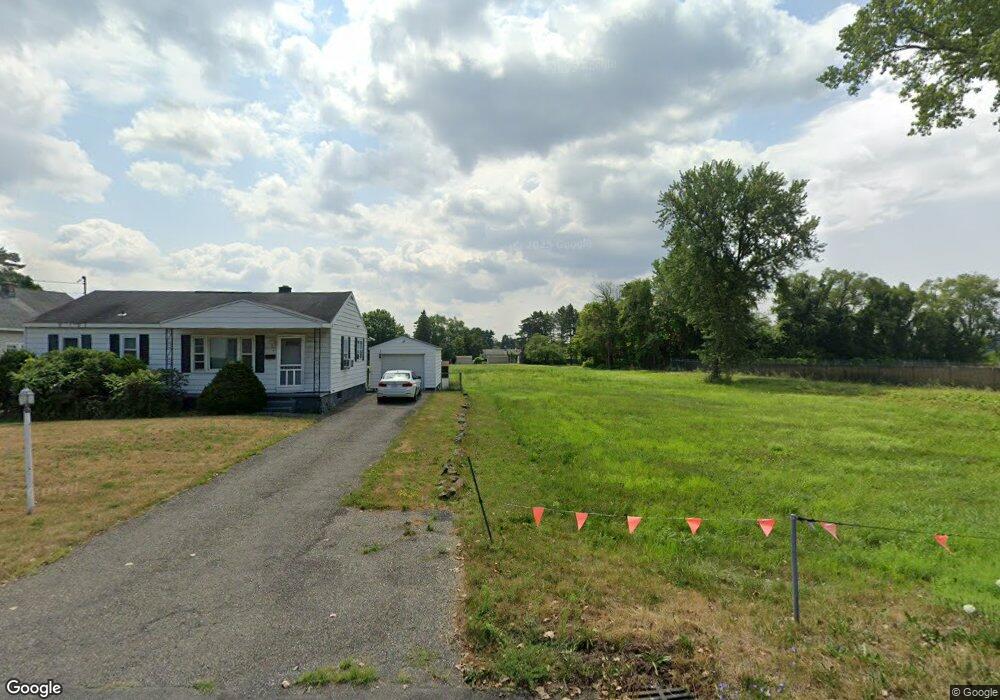 19 Russell Rd, Stuyvsnt Plz, NY 12203 - photo 1