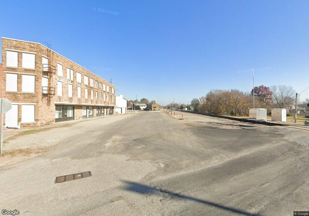 102 E 1st St, Henryetta, OK 74437 - photo 1