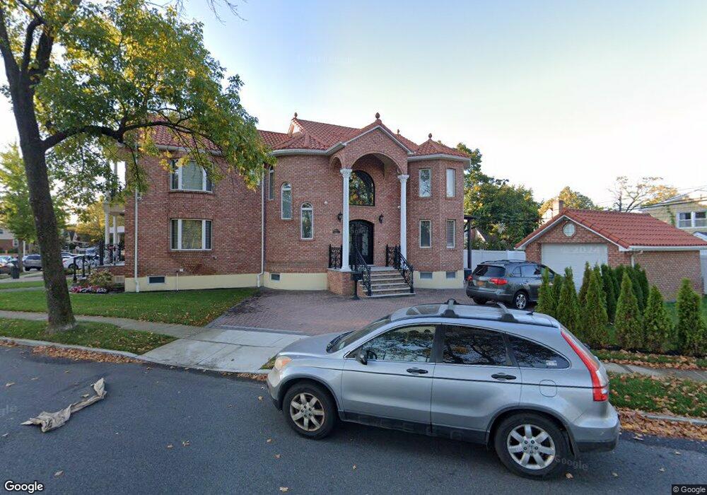 18922 Peck Ave, Flushing, NY 11365 - photo 1