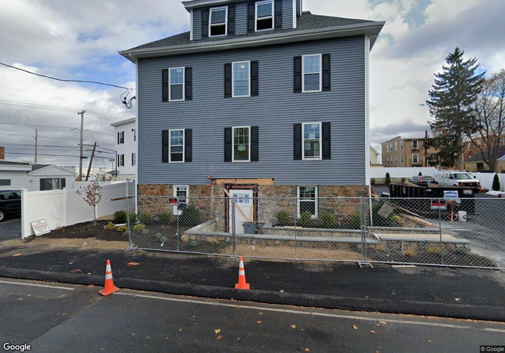 4 Wakefield Ave unit 1, Wakefield, MA 01880 - photo 1