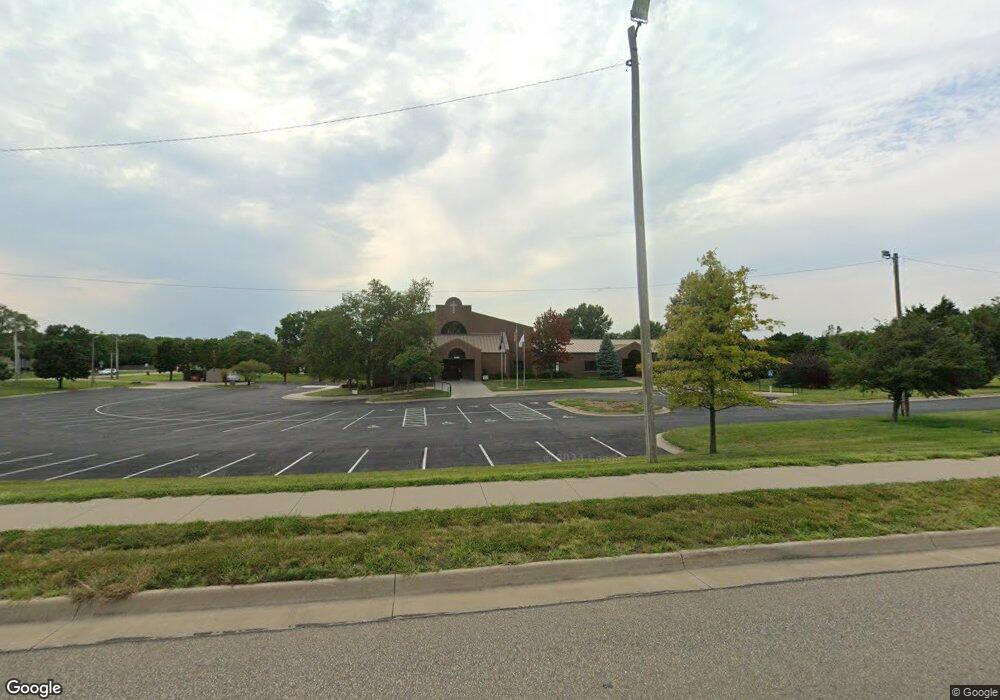 3625 SW Wanamaker Rd, Topeka, KS 66614 - photo 1