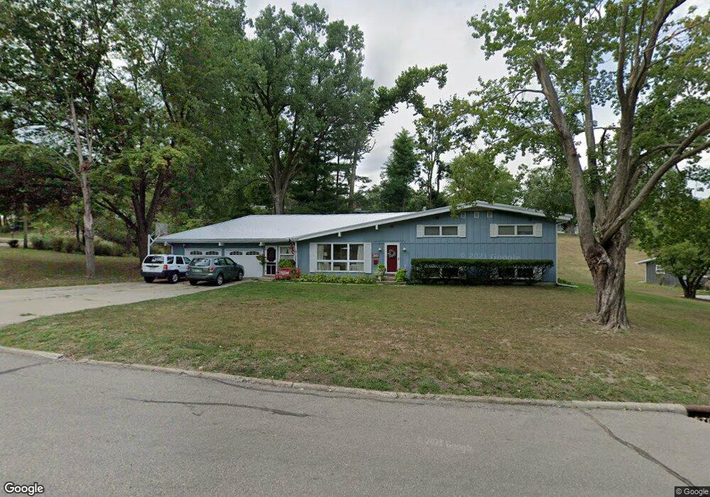 361 Indiandale Rd SE, Cedar Rapids, IA 52403 - photo 1