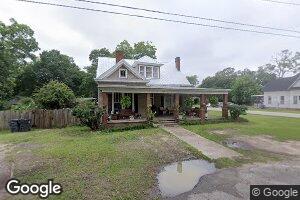 203 S Peachtree St, Doerun, GA 31744