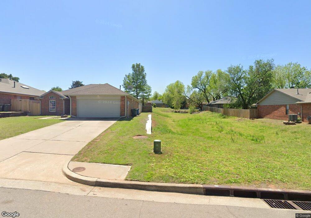 916 Castle Rd, Edmond, OK 73034 - photo 1