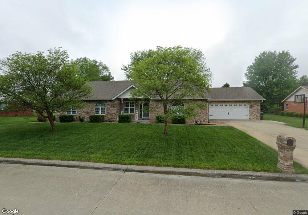 711 Oak Brook Dr, Freeburg, IL 62243 - photo 1
