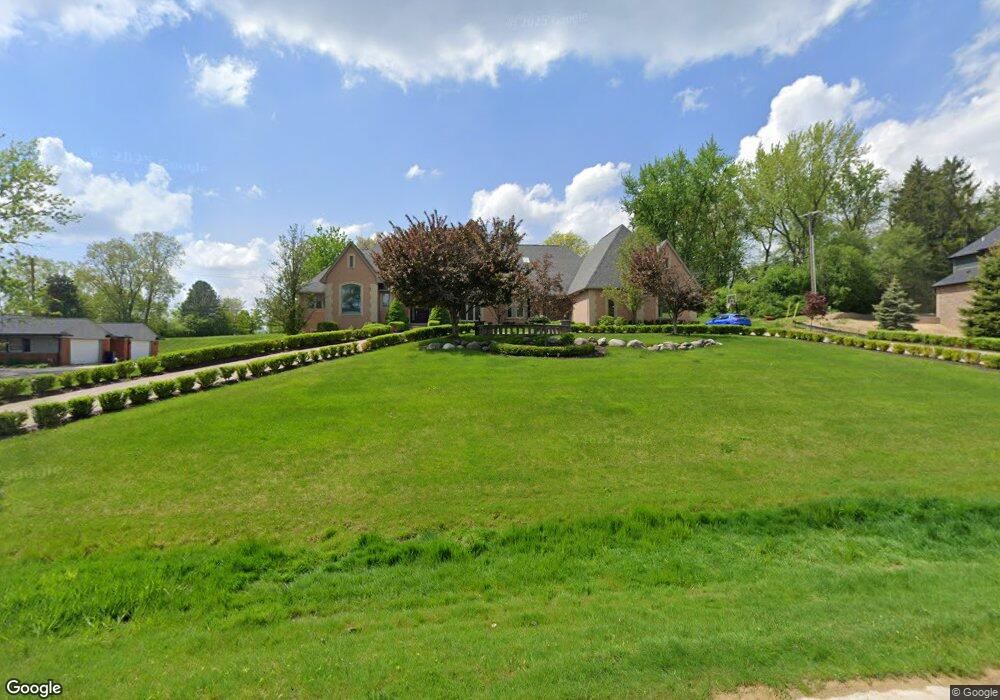 3110 Chickering Ct, Bloomfield Hills, MI 48302 - photo 1