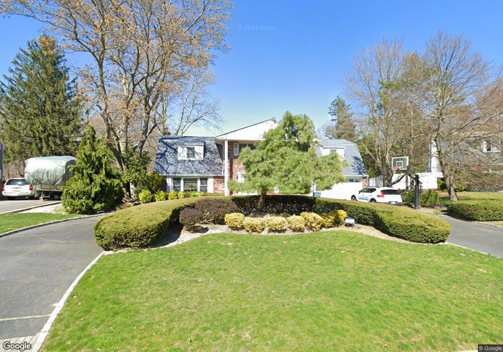 97 Wichard Blvd, ComMacK, NY 11725 - photo 1