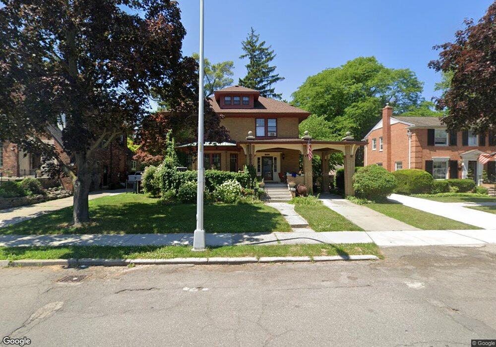 477 Fisher Rd, Grosse Pointe, MI 48230 - photo 1