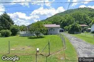 23 2nd Ave SE, Madison, WV 25130