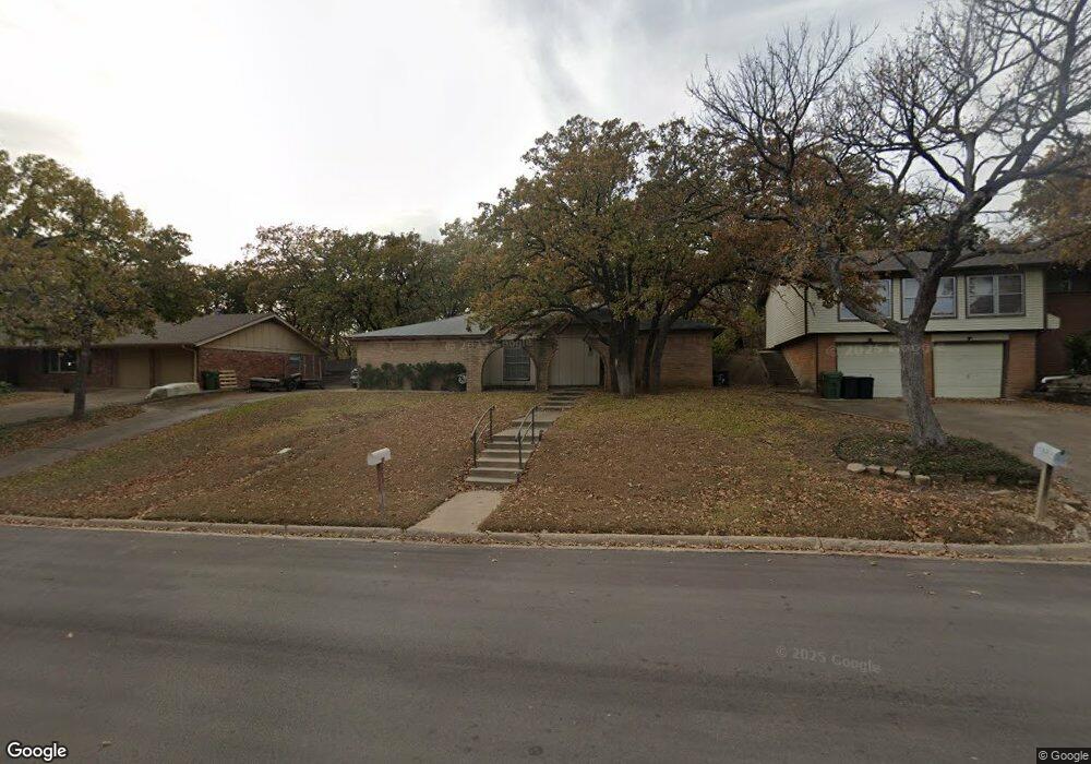 825 Wade Dr, Bedford, TX 76022 - photo 1