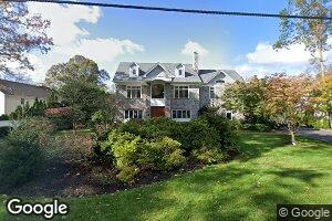 61 Hawxhurst Rd, Cold Spring Harbor, NY 11724