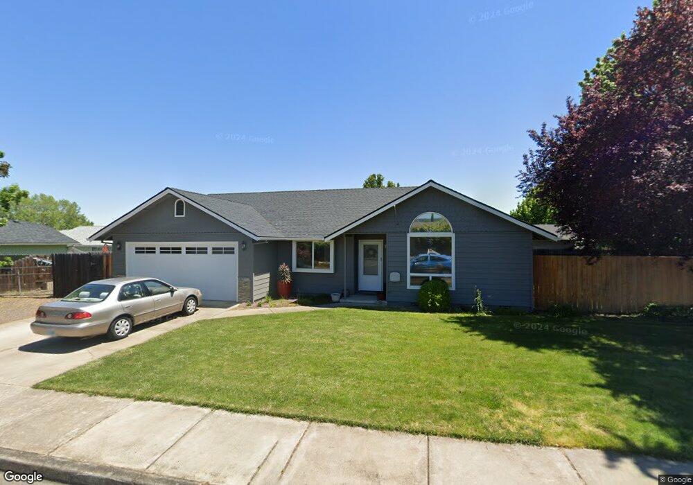 1106 Coachman Dr, Central Point, OR 97502 - photo 1