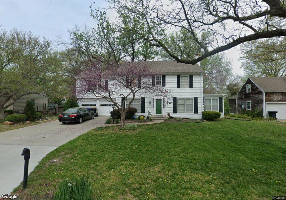 3626 SW York Way, Topeka, KS 66604 - photo 1