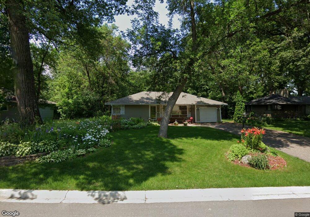 219 Glenbrook Rd N, Wayzata, MN 55391 - photo 1