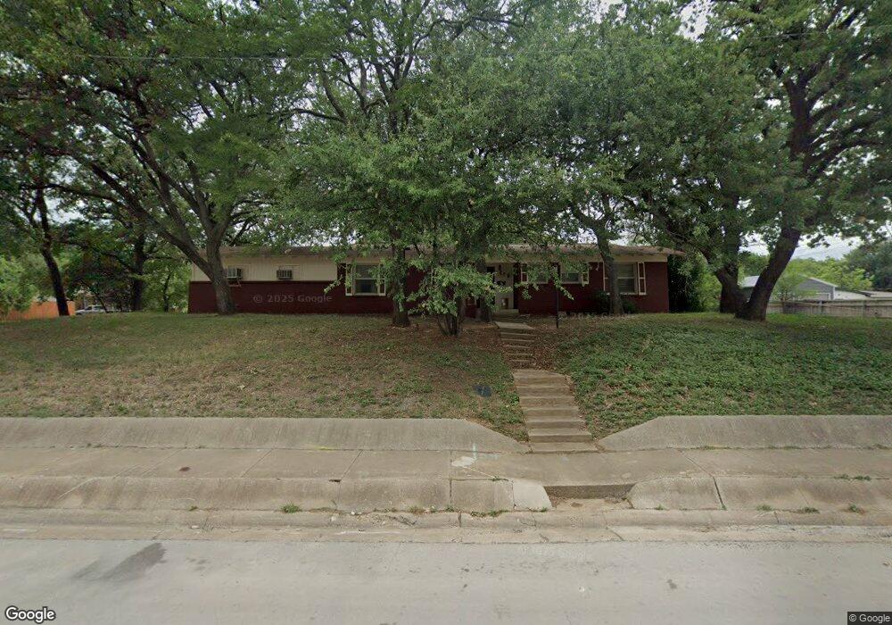 608 Buena Vista Dr, Hurst, TX 76053 - photo 1