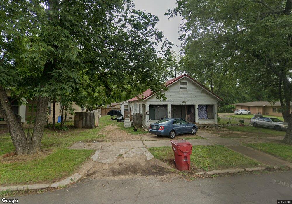 402 N 5th St, Hugo, OK 74743 - photo 1