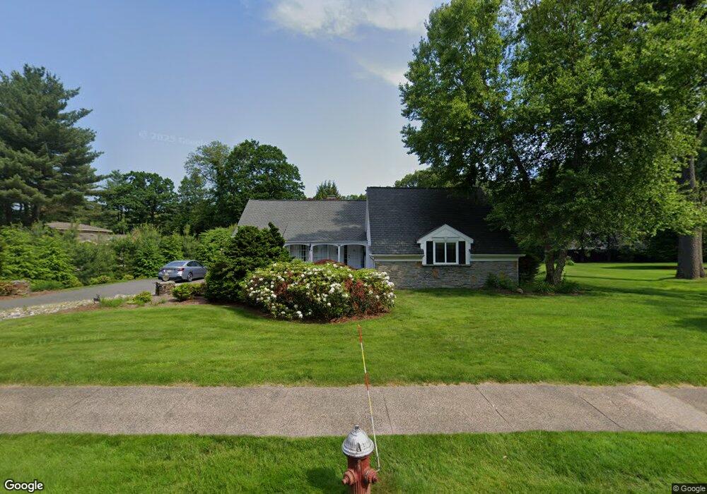 34 Pinewood Dr, Longmeadow, MA 01106 - photo 1