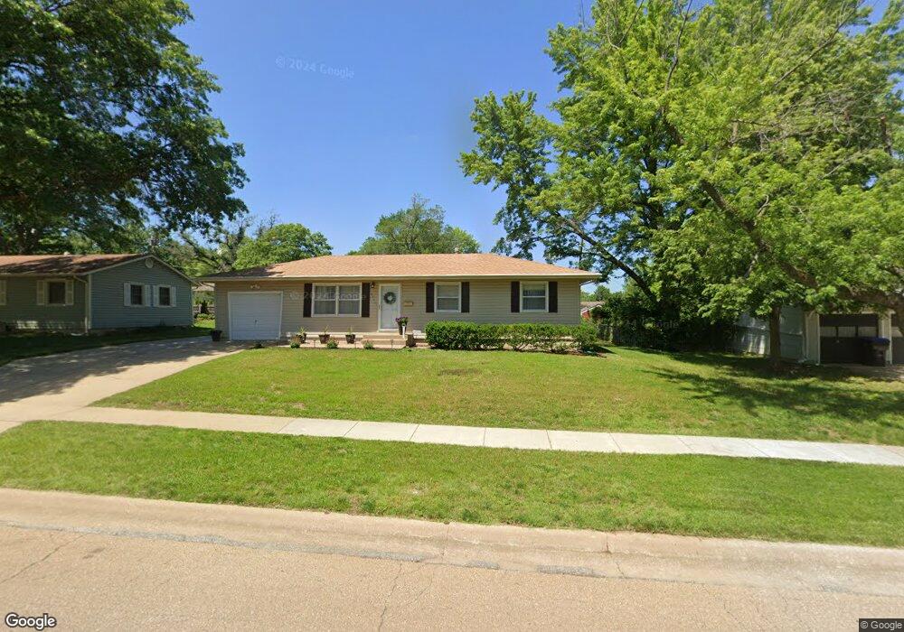 3110 SW 31st St, Topeka, KS 66614 - photo 1