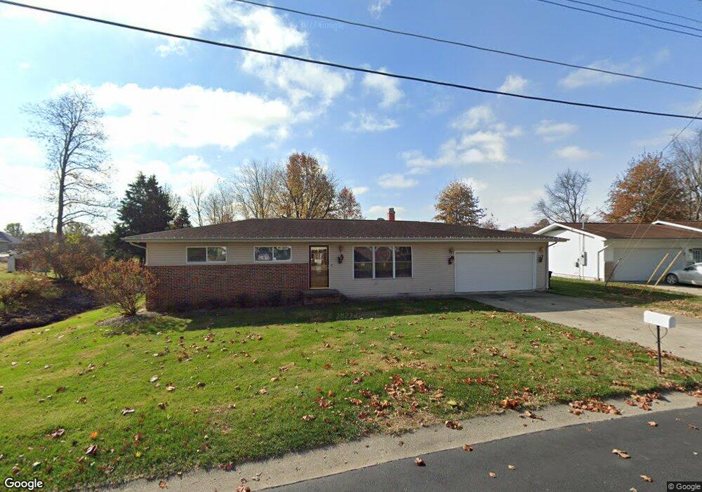 1107 Holiday Dr, Effingham, IL 62401 - photo 1