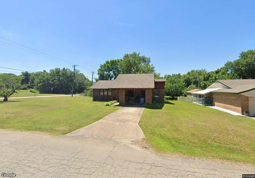 1325 E 2nd St, Cushing, OK 74023 - photo 1