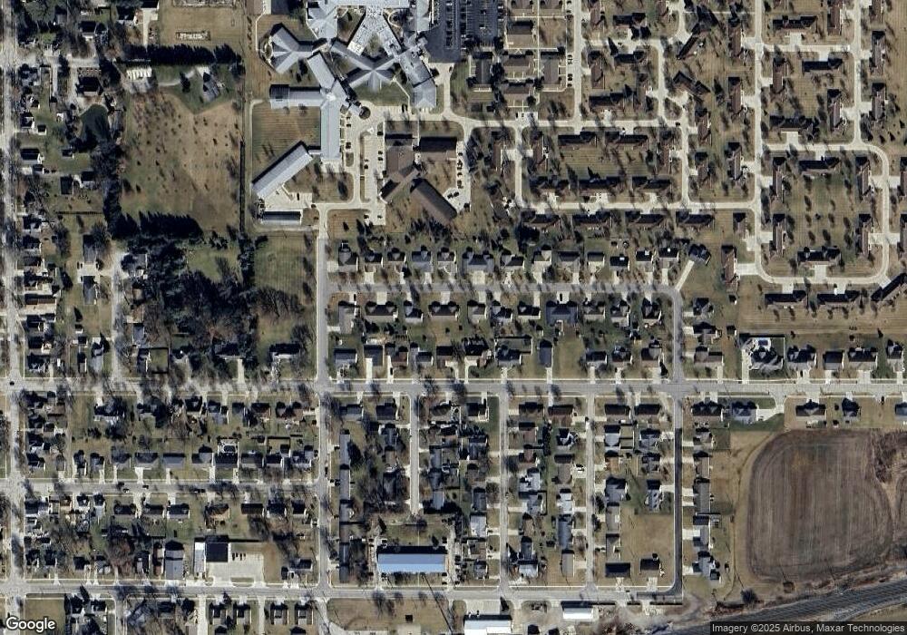 415 Clover Ln, Archbold, OH 43502 - photo 1