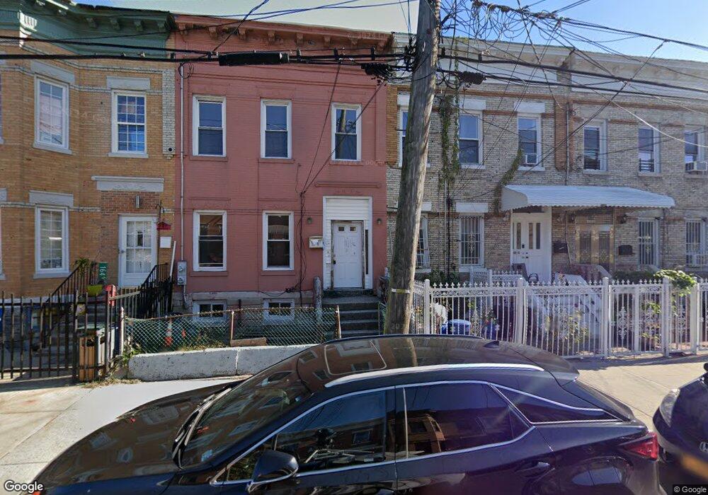 10429 164th St, Jamaica, NY 11433 - photo 1