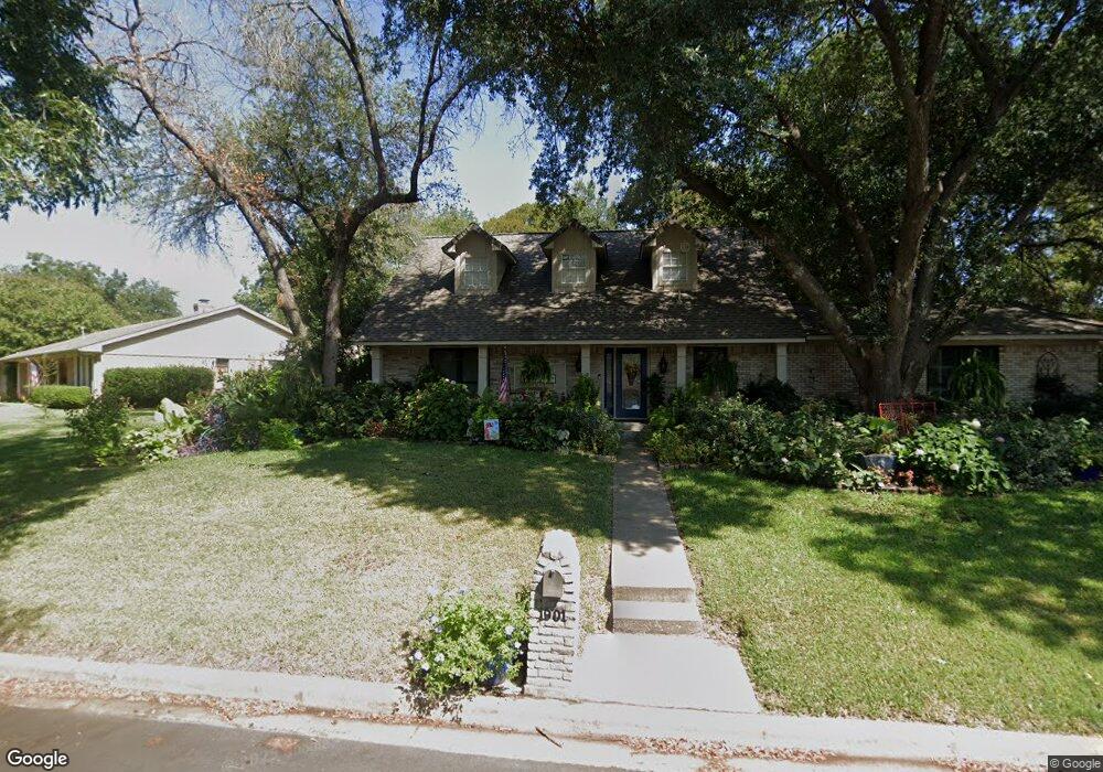 1901 Nancy Lea Dr, Bonham, TX 75418 - photo 1