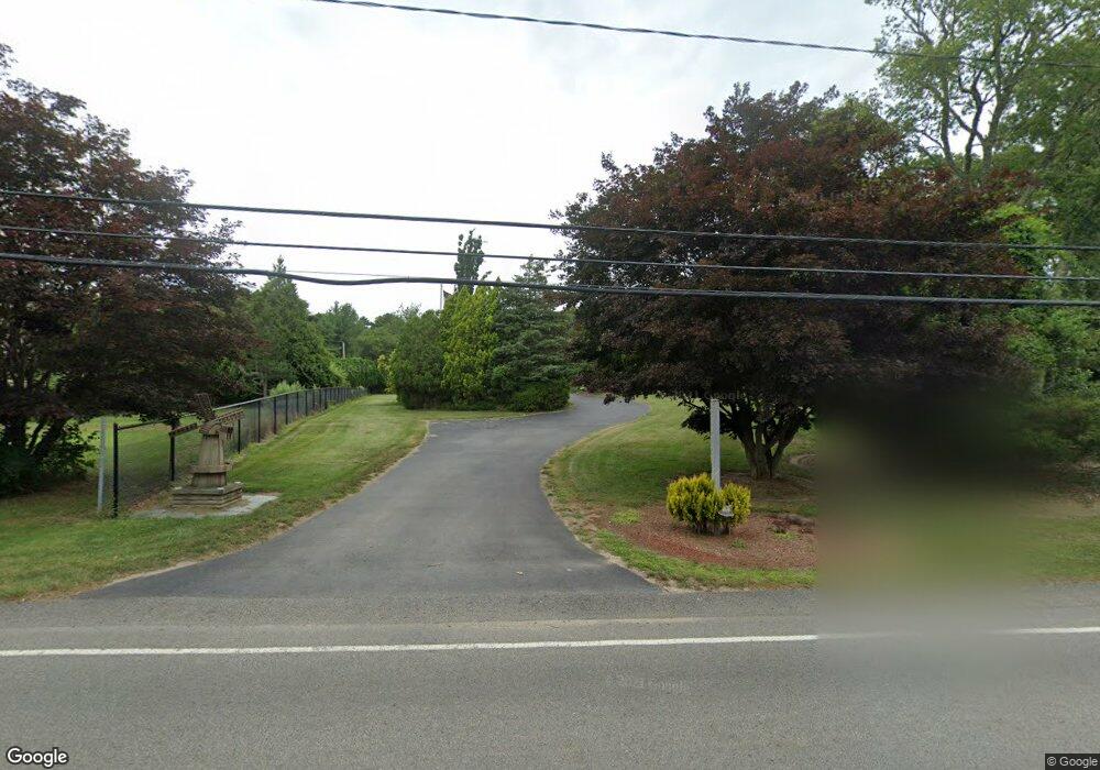 512 Chase Rd, North Dartmouth, MA 02747 - photo 1