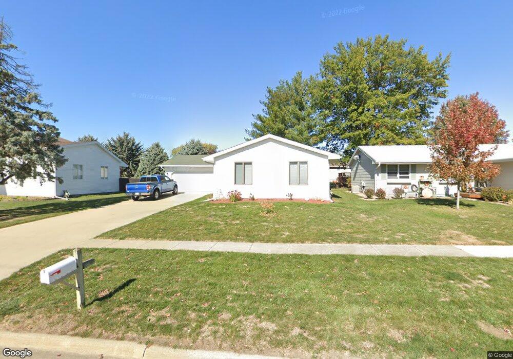 2408 N 4th Ave E, Newton, IA 50208 - photo 1
