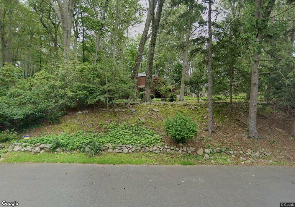 11 Wakerobin Rd, Norwalk, CT 06851 - photo 1