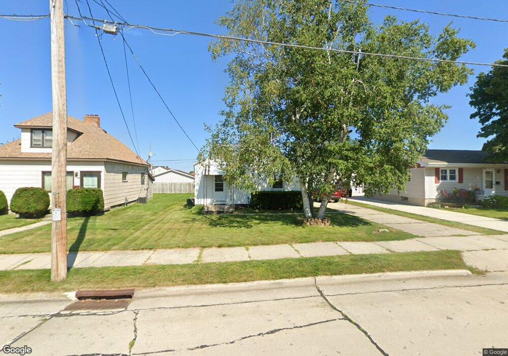 1405 S 32nd St, Manitowoc, WI 54220 - photo 1