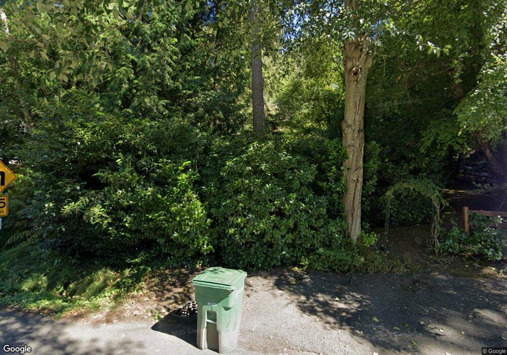 5080 W Mercer Way, Mercer Island, WA 98040 - photo 1