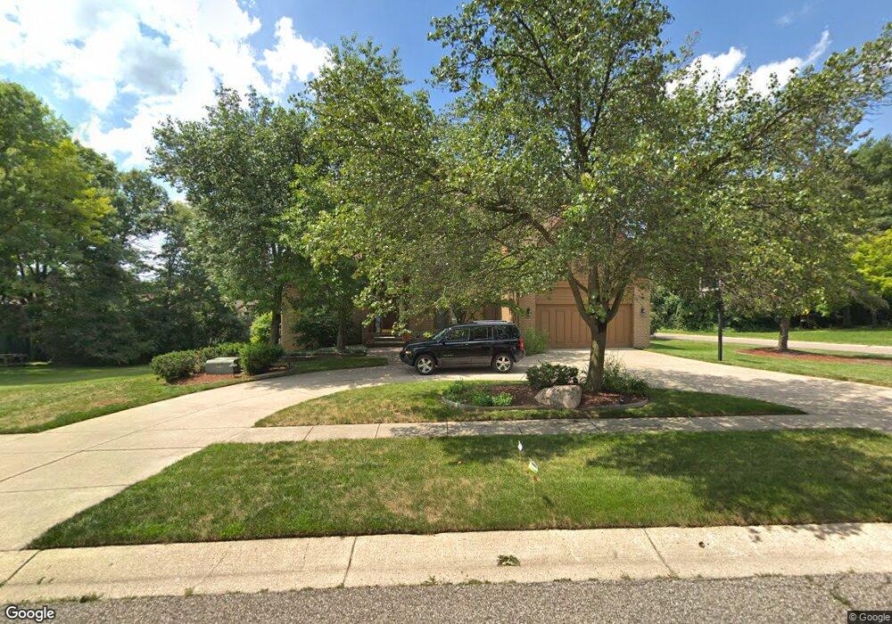 7347 Woodlore Dr, West Bloomfield, MI 48323 - photo 1