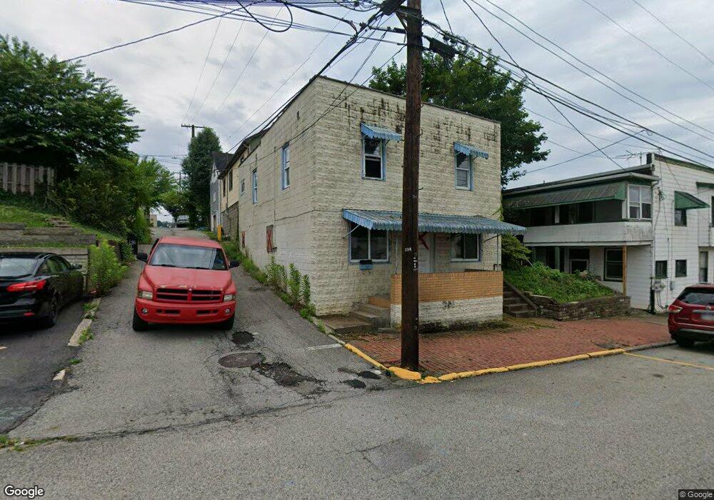 102 E Madison Ave, Vandergrift, PA 15690 - photo 1