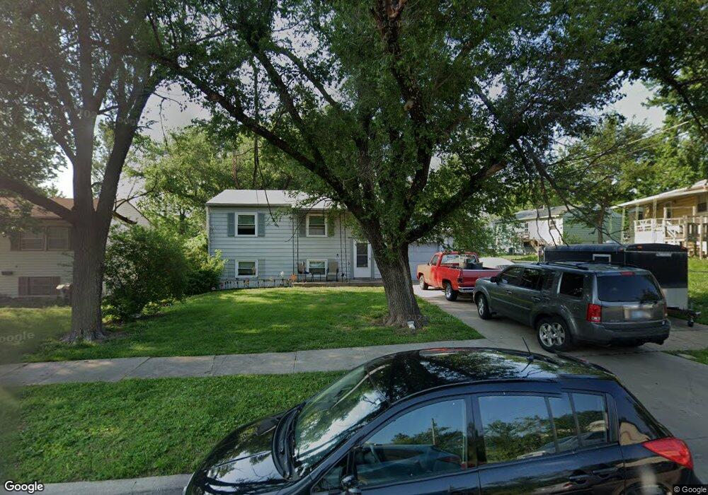 924 SE 36th Terrace, Topeka, KS 66605 - photo 1