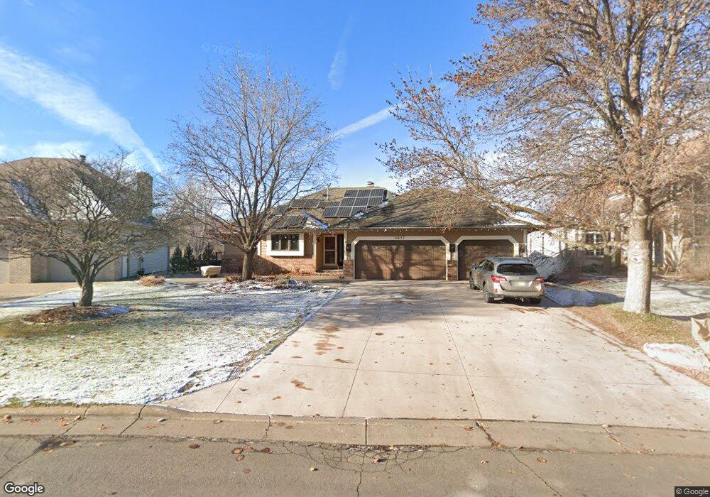 11657 Pondview Ct, Champlin, MN 55316 - photo 1