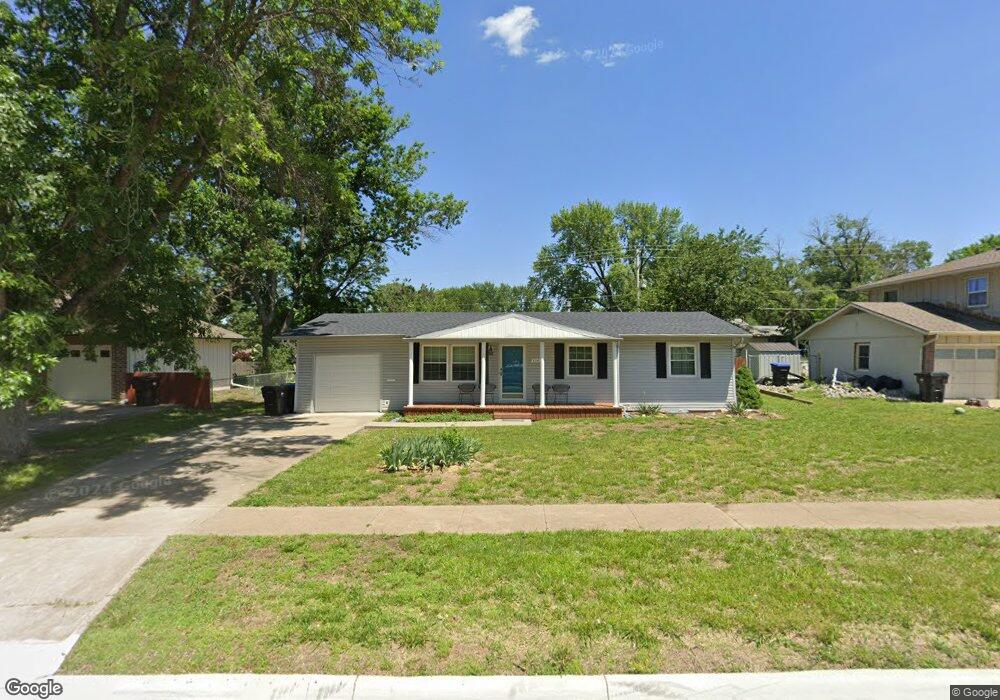 3114 SW Arnold Ave, Topeka, KS 66614 - photo 1