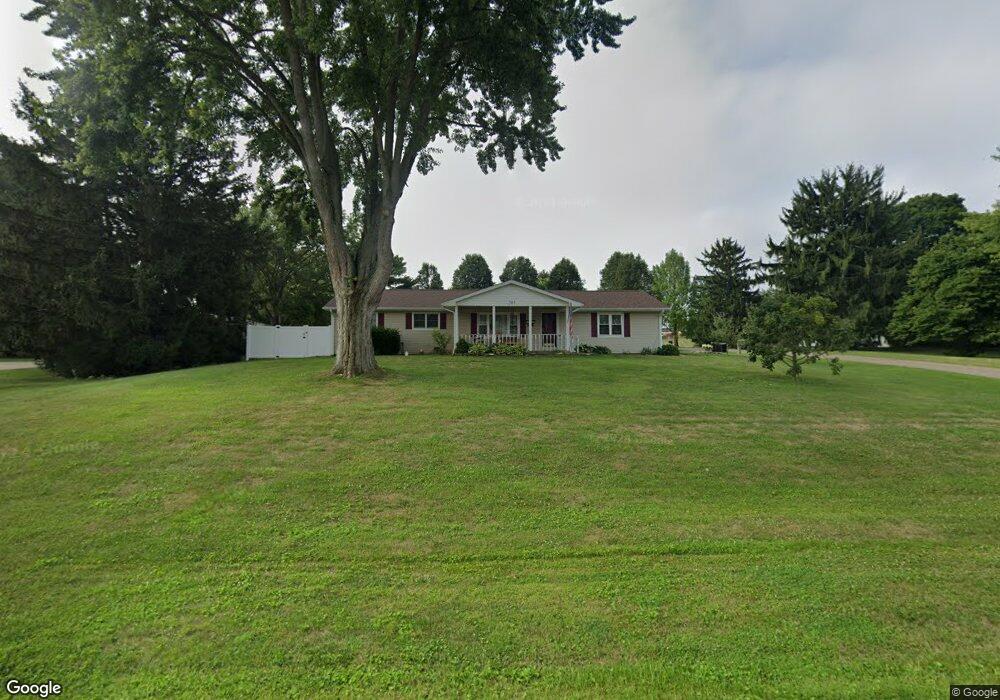 205 Marshall Rd, Circleville, OH 43113 - photo 1